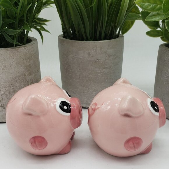 Pink Ceramic Glazed Pig Salt & Pepper Set with Stoppers - Picture 4 of 7